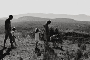 Famille dans la nature